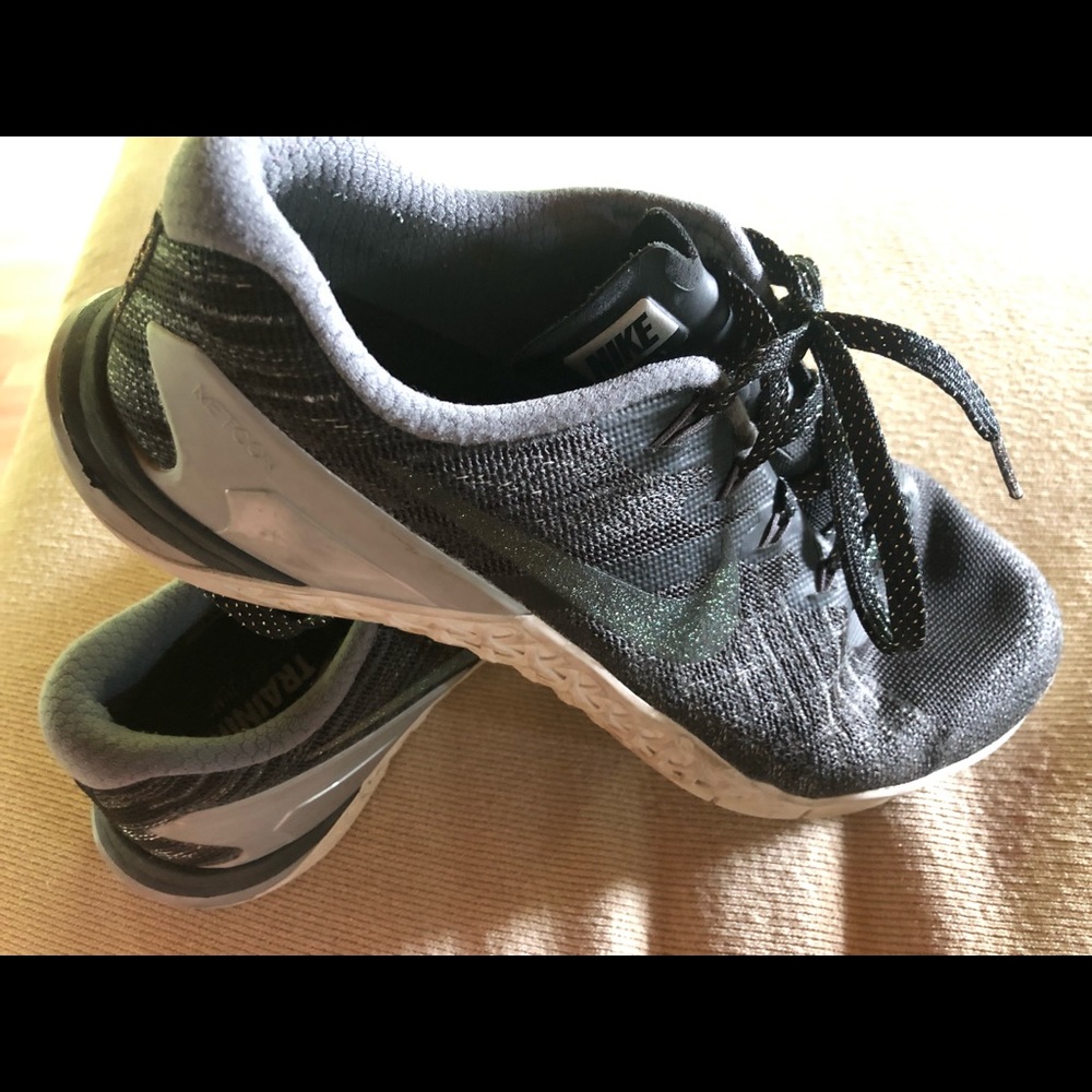 Women’s Nike MetCon size 11, sparkles!